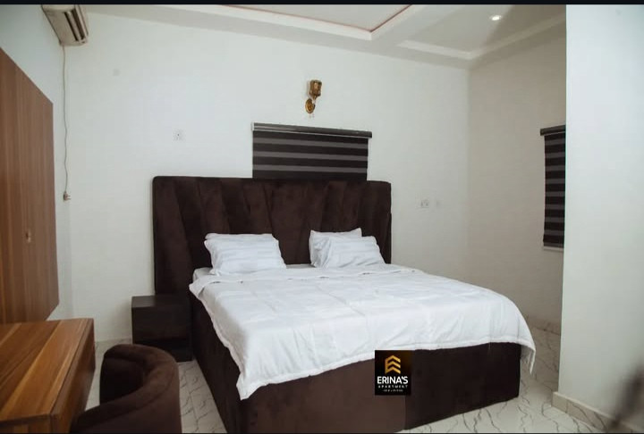 ERINAS APARTMENT HOTEL, NO 10 HON.CHRIS UMOGBIA AVENUE, BENIN CITY, For Easy Bookings And Reservations, Please Contact Cloza App Representative On Call And Watsapp. Details Below