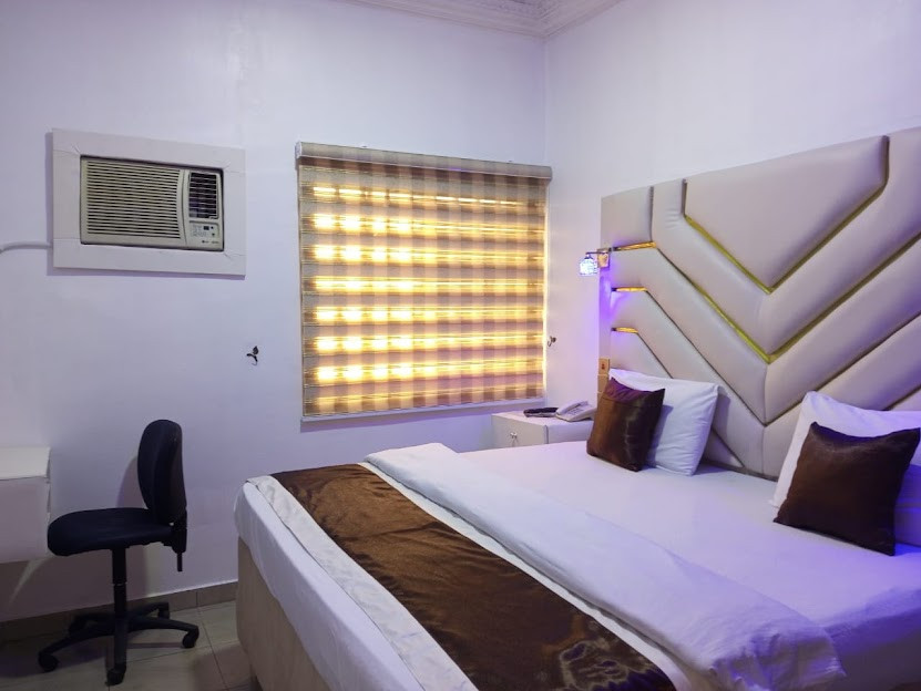 DE PREMIX HOTEL PORTHARCOURT ARTILLERY For Easy Bookings And Reservations, Please Contact Our Cloza App Representative On Call And Watsapp. Details Below