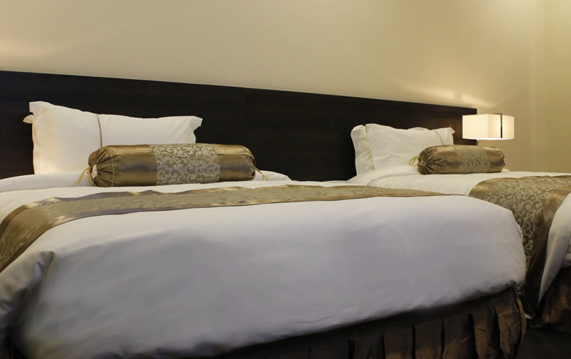 SHORE GATE HOTEL, IKEJA GRA LAGOS    TWIN BED ROOMS. For Easy Bookings And Reservations, Please Contact Cloza App Representative On Call And Watsapp. Details Below