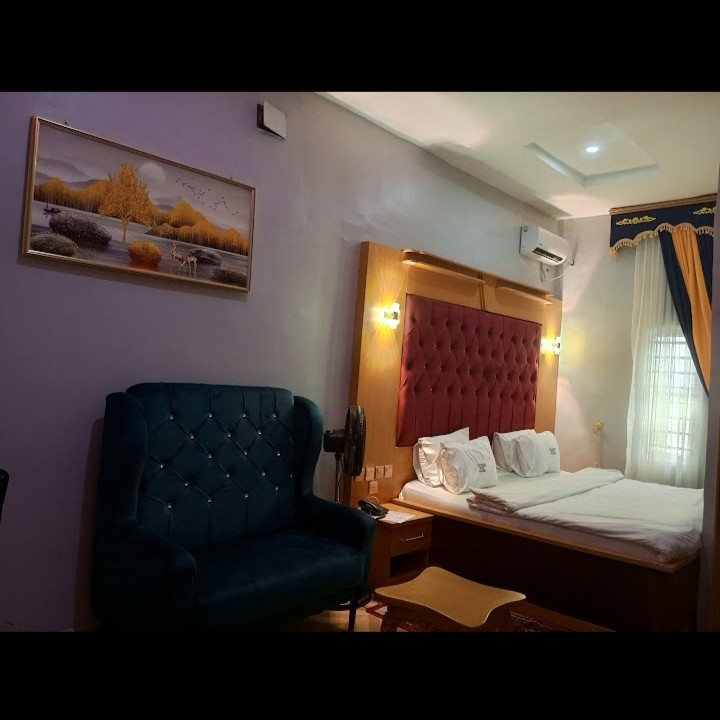 LOUIZINO HOTEL, UGHELLI/PATANI ROAD OPPOSITE OGOR TECHNICAL COLLEGE, DELTA STATE.For Easy Bookings And Reservations, Please Contact Our Cloza App Representative On Call And Watsapp. Details Below