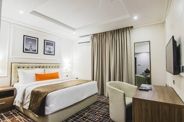 BON HOTEL IKEJA RESIDENCE  LAGOS STATE. PREMIUM ROOM.  For Easy Bookings And Reservations, Please Contact Cloza App Representative On Call And Watsapp. Details Below