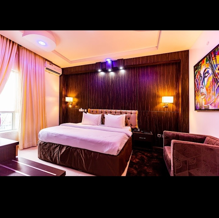 JJMAS HOTEL, plotC1 BUILDING ALONG UMUGUMA SPECIALIST HOSPITAL ROAD, NEW OWERRI, IMO . For Easy Bookings And Reservations, Please Contact Cloza App Representative On Call And Watsapp. Details Below