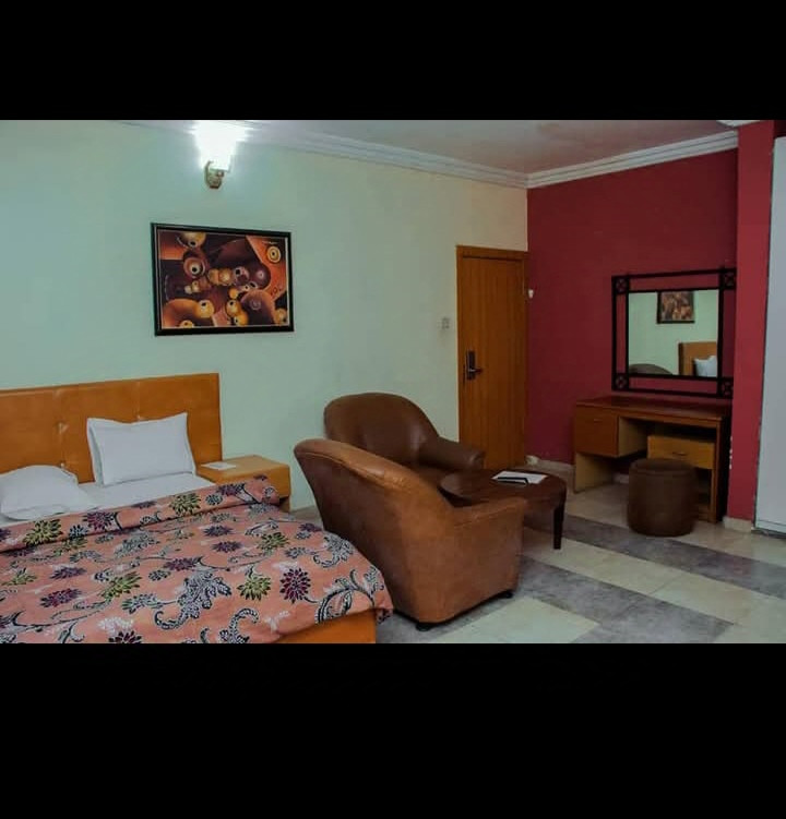 DE DON'S SUITE, 67A WOJI ROAD GRA, PHASE 2. PORTHARCOURT, RIVERS STATE. For Easy Bookings And Reservations, Please Contact Our Cloza App Representative On Call And Watsapp. Details Below