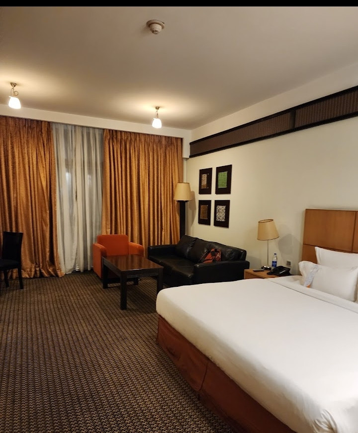 Ibom Hotels & Golf Resort, Nwaniba Road, Uyo, Akwa Ibom State. For Easy Bookings And Reservations, Please Contact Our Cloza App Representative On Call And Watsapp. Details Below