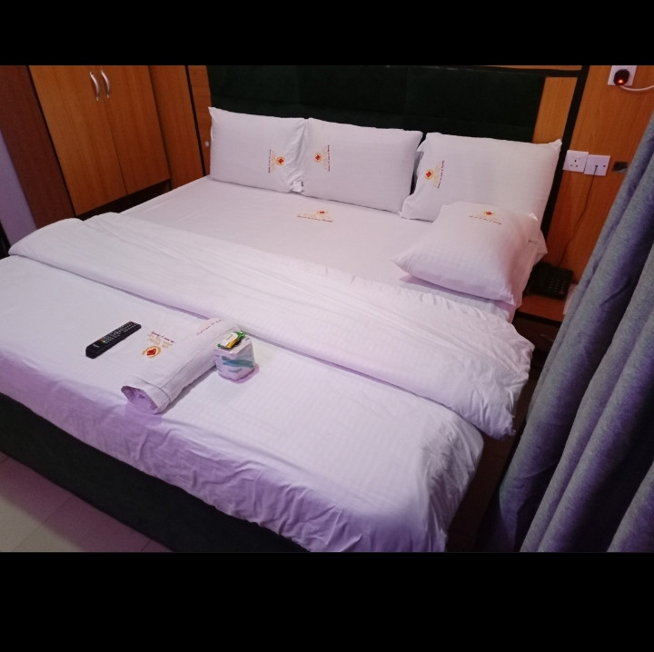 CODE HOTEL AND SUITES* CODE CLOSE OFF DOTTIE STREET UGHELLI, DELTA STATE. For Easy Bookings And Reservations, Please Contact Our Cloza App Representative On Call And Watsapp. Details Below