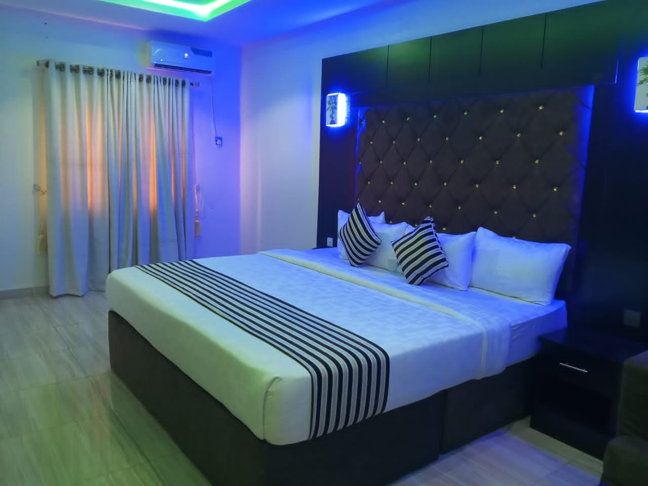 JETOB'S HOTEL AND SUITE, ALONG AGBARHA ROAD, OFF EXPRESS ROAD, UGHELLI, DELTA STATE. For Easy Bookings And Reservations, Please Contact Our Cloza App Representative On Call And Watsapp. Details Below