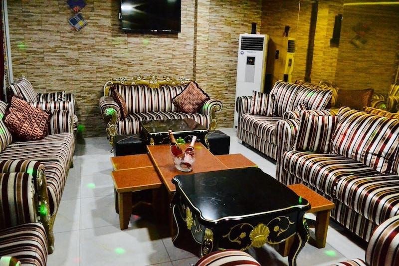 LIMOH SUITES GOLD, NO 45 IBUDE STREET OFF BOUNDARY ROAD GRA, BENIN CITY, For Easy Bookings And Reservations, Please Contact Cloza App Representative On Call And Watsapp. Details Below