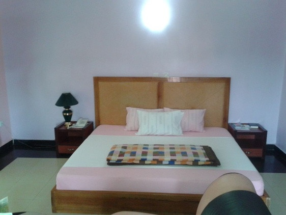 STEF SUITES, NO 1 LEO OKOWE STREET, OFF EZENEI AVENUE ASABA DELTA STATE. For Easy Bookings And Reservations, Please Contact Cloza App Representative On Call And Watsapp. Details Below