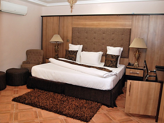 ETERNO HOTEL NO: 103B AIGUOBASIMWIN CRESCENT, GRA, BENIN CITY, EDO STATE. For Easy Bookings And Reservations, Please Contact Cloza App Representative On Call And Watsapp. Details Below