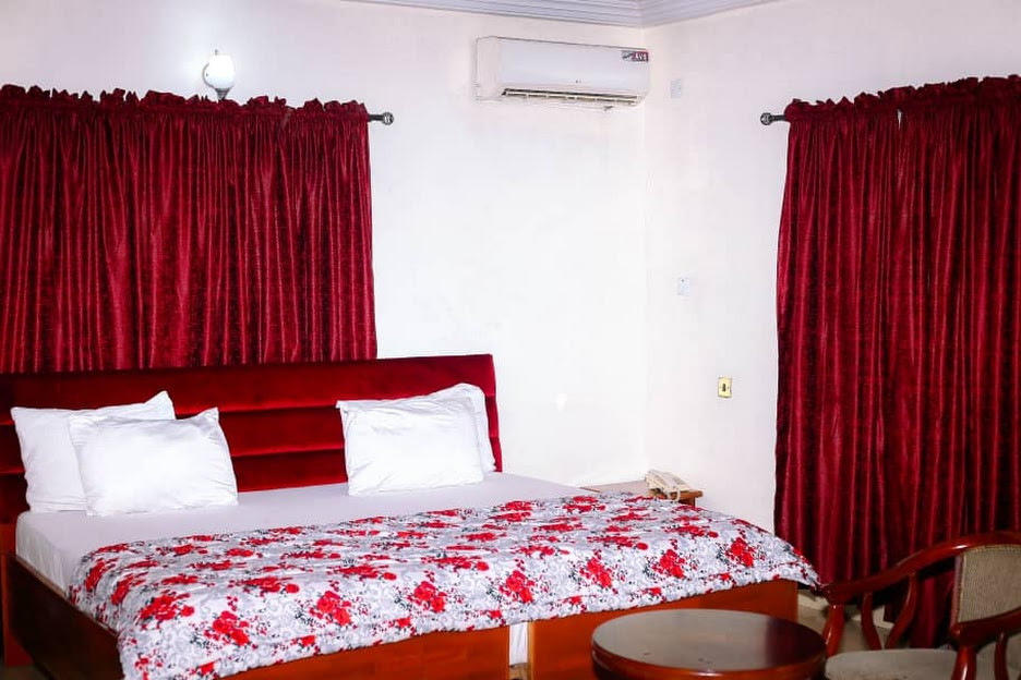 AFRODISIAC PLACE HOTEL ADAGEORGE PORTHARCOURT  For Easy Bookings And Reservations, Please Contact Our Cloza App Representative On Call And Watsapp. Details Below