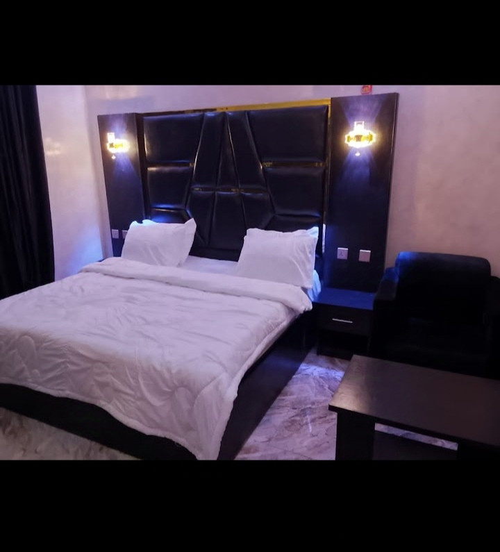 CJ PARADISE HOTEL, DEEPER LIFE BEFORE MEPHAR LOUNGE ALAKAHIA, PORTHARCOURT, RIVERS STATE. For Easy Bookings And Reservations Please Contact Cloza App Representative On Call And Watsapp. Details Below