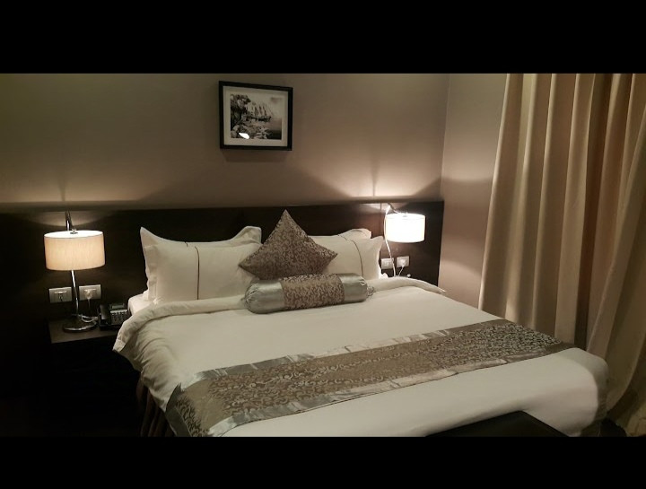 SHORE GATE HOTEL, IKEJA GRA LAGOS   EXECUTIVE ROOM. For Easy Bookings And Reservations, Please Contact Cloza App Representative On Call And Watsapp. Details Below
