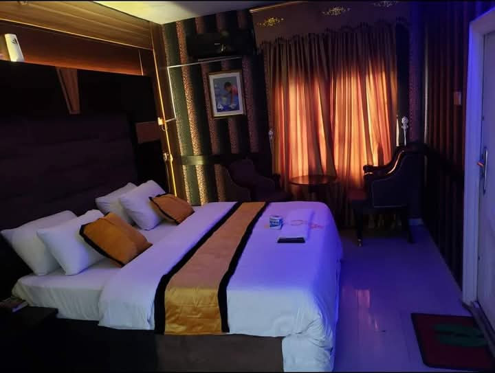 CODE HOTEL AND SUITES* CODE CLOSE OFF DOTTIE STREET UGHELLI, DELTA STATE. For Easy Bookings And Reservations, Please Contact Our Cloza App Representative On Call And Watsapp. Details Below